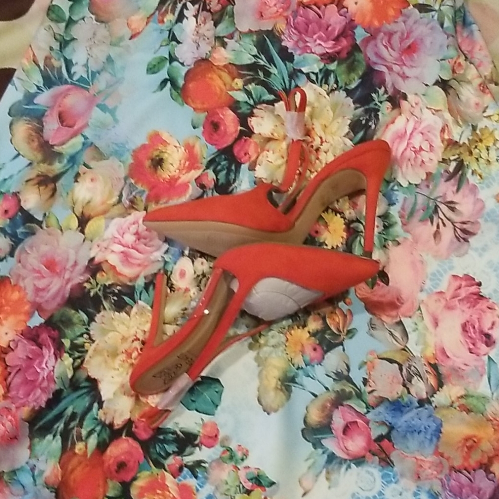 New*three inch heels*close toed*clear plexi window